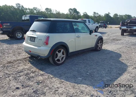 2006 Mini Cooper z USA, uszkodzony, nr VIN WMWRC33506TK18077